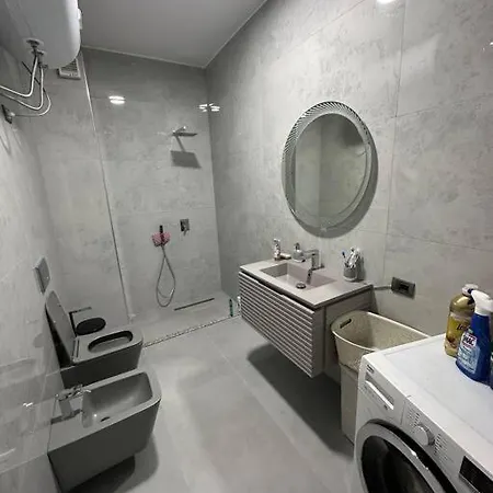 Luxury 2 * Elbasan