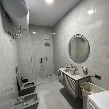 Luxury 2 *