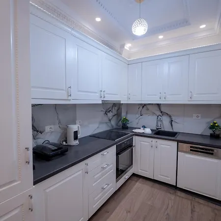Luxury דירה
